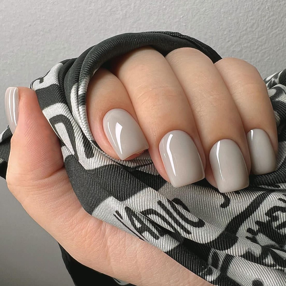 Nail Art Simple Elegant - 24 sztuki francuskich krótkich paznokci w